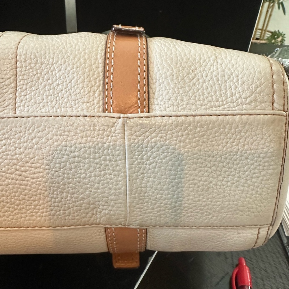 2010 Chelsea Coach Cream Pebbled Leather Shoulder Bag with Tan Straps - Picture 3 of 16